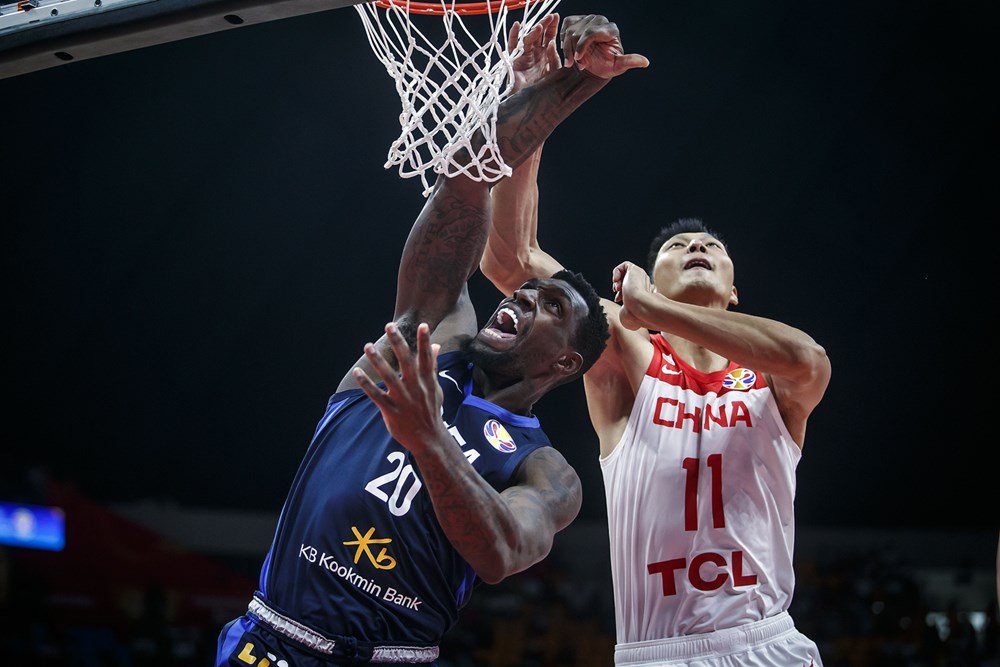 南韩男篮轻取尼日利亚男篮,艾顿一己之力扛起全队 南韩男篮轻取尼日利亚男篮,艾顿一己之力扛起全队