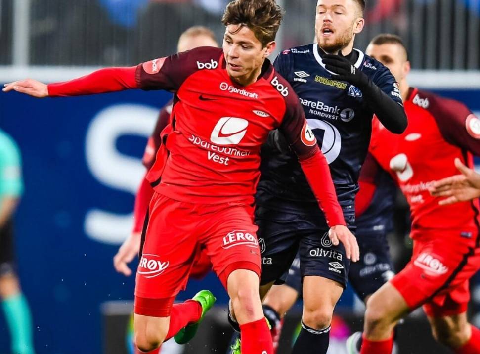 米兰捕鱼-足球比赛胜负难料，球员拼尽全力谋求突破的简单介绍