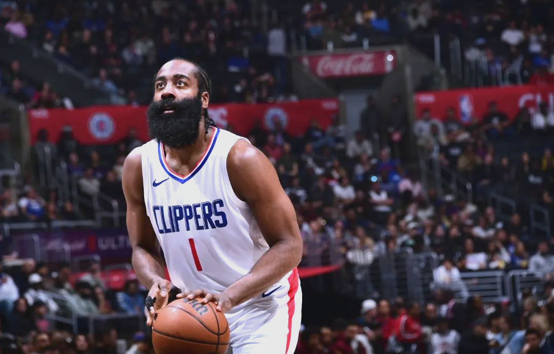 快船赛季首胜到手，球队士气大增的简单介绍