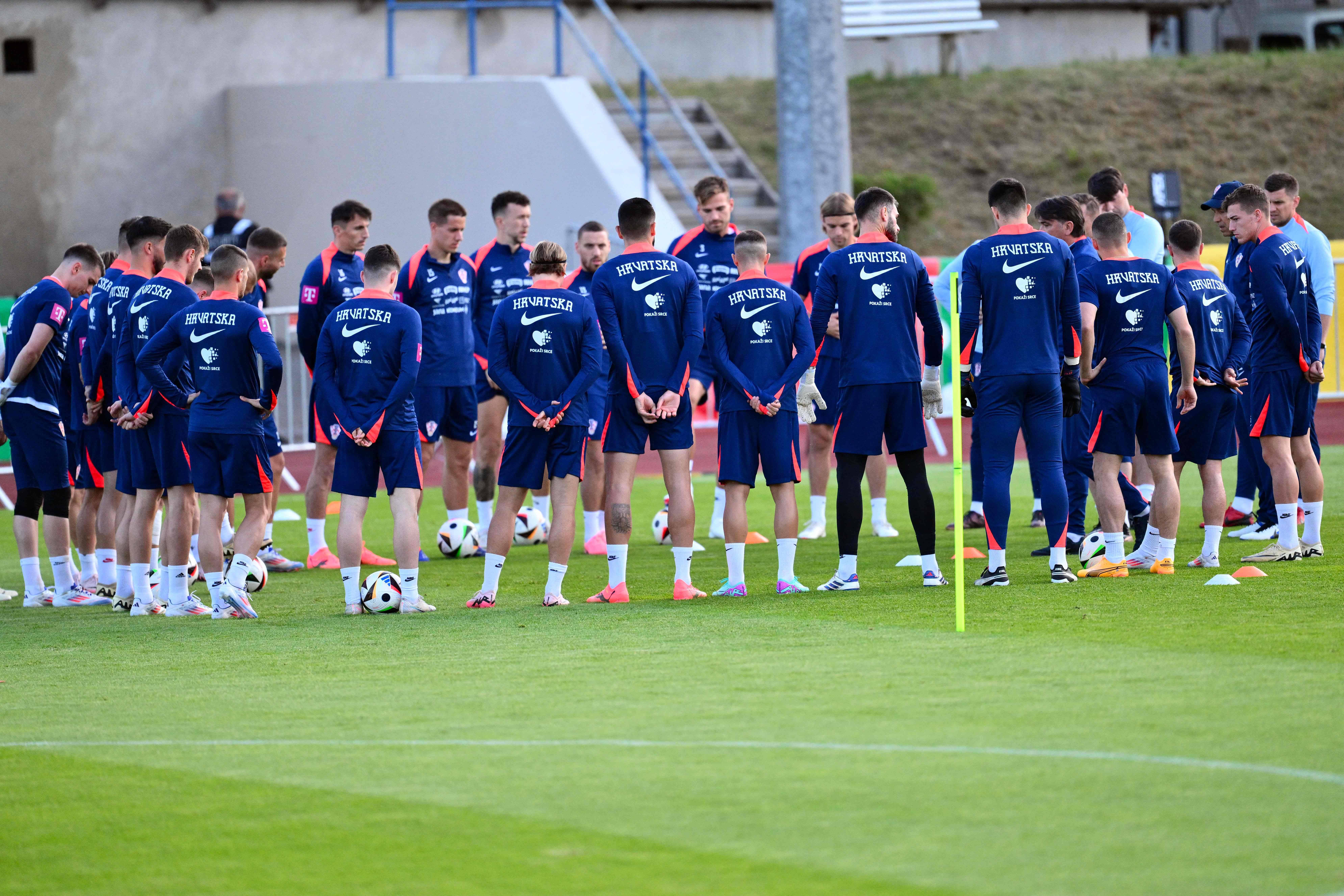 米兰体育入口-包含捷克队主场大胜克罗地亚,晋级欧锦赛四分之一决赛的词条