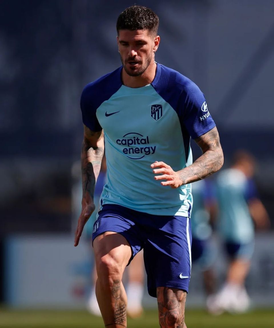 包含阿尔梅里亚主场告捷，保级前景一片光明的词条