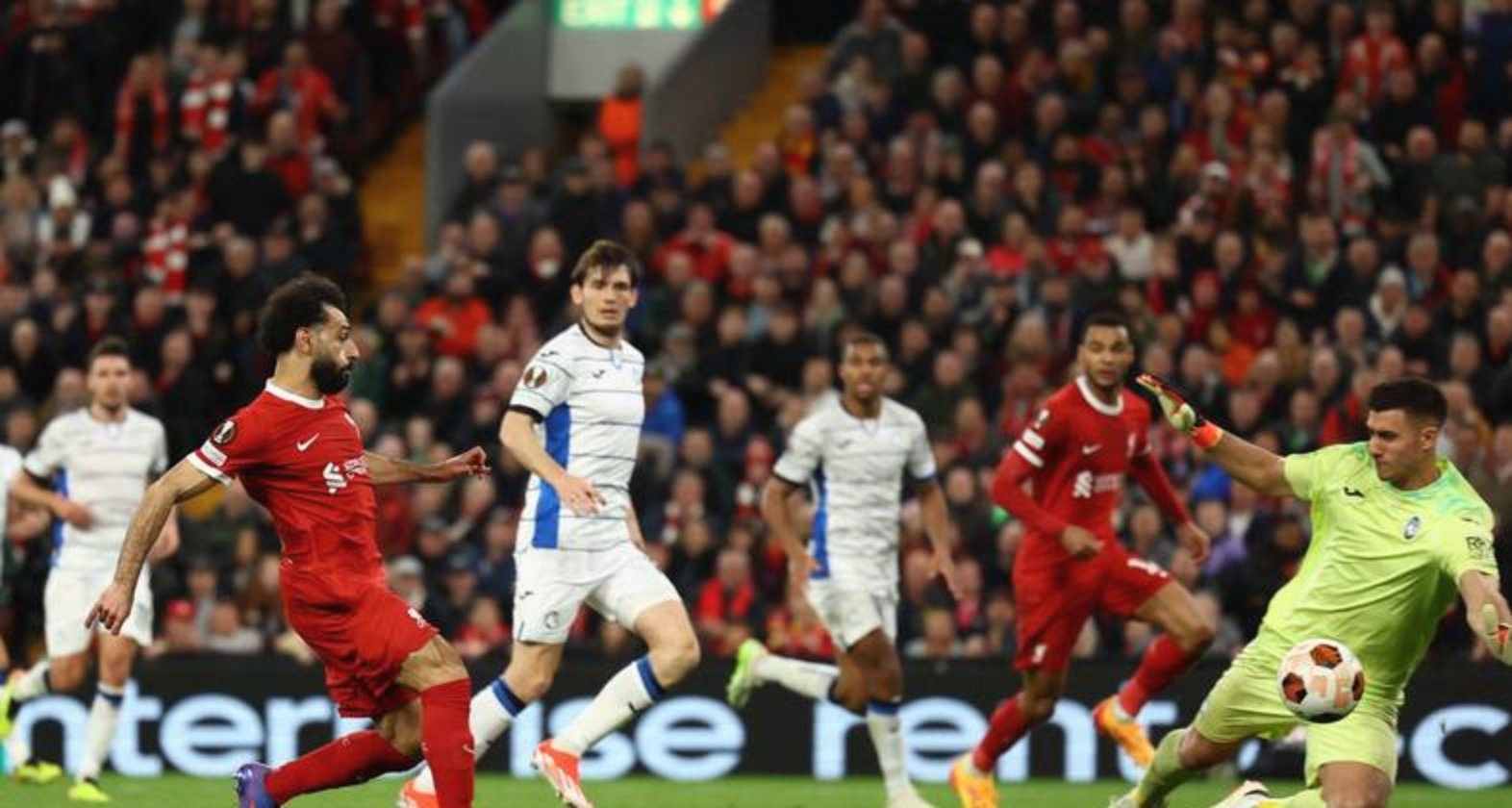 包含热刺客场惨败水晶宫，主教练下课传闻的词条