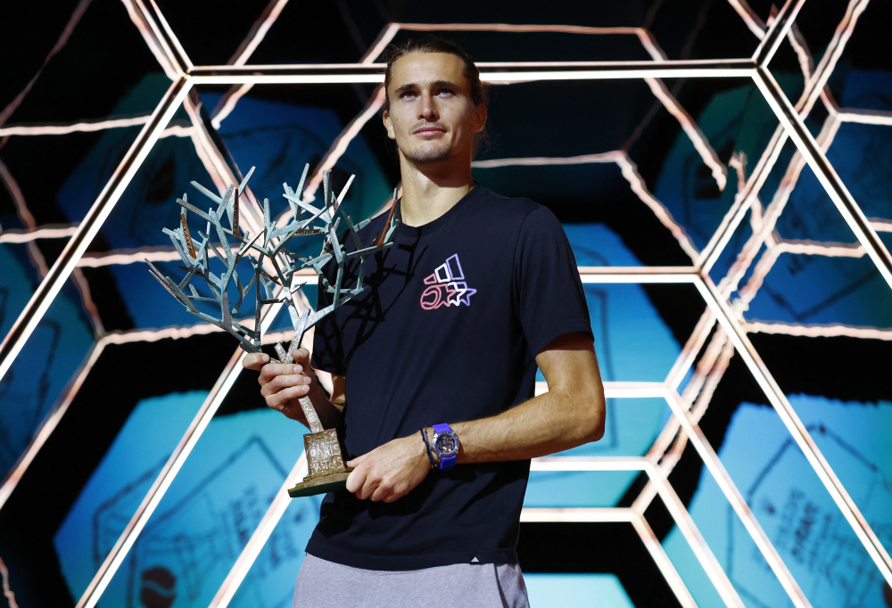 米兰体育入口-包含ATP总决赛鏖战年终总决赛，兹维列夫高光表现的词条